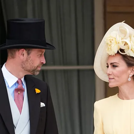 الأمير ويليام وكاثرين في قصر باكنغهام في لندن (Prince William and Catherine at Buckingham Palace, in London). مصدر الصورة: Aaron Chown / POOL / AFP
