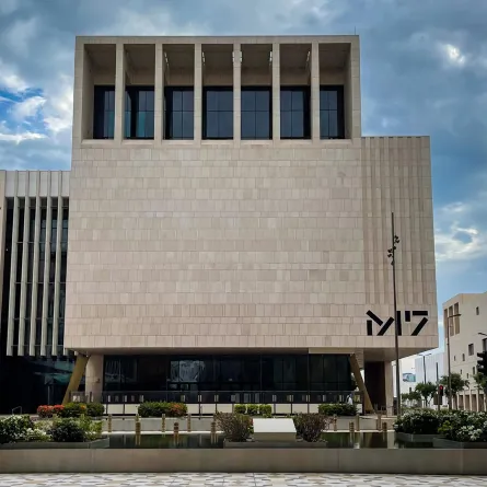 معرض آرت بازل قطر- الصورة من وكالة الأنباء القطرية 