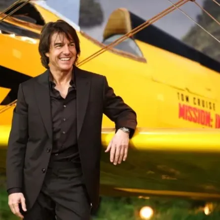 توم كروز في حدائق ليستر سكوير في وسط لندن (Tom Cruise at Leicester Square Gardens in central London). مصدر الصورة: HENRY NICHOLLS / AFP