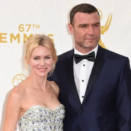 نعومي واتس وليف شرايبر في حفل توزيع جوائز إيمي السابع والستين في لوس أنجلوس (Naomi Watts and Liev Schreiber at the 67th Primetime Emmy Awards in Los Angeles ). مصدر الصورة:MARK RALSTON / AFP