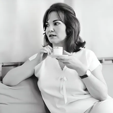 شادية -الصور من الفنانة التشكيلية ناهد طاهر شاكر