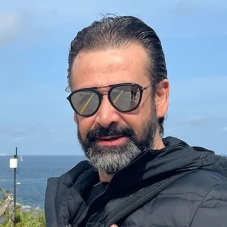 كريم عبد العزيز -الصورة من صفحته على إنستغرام