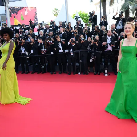 جيليان أندرسون Gillian Anderson وفيولا ديفيس Viola Davis في مهرجان كان السينمائي 2025 (مصدر الصورة: Karwai Tang/WireImage)