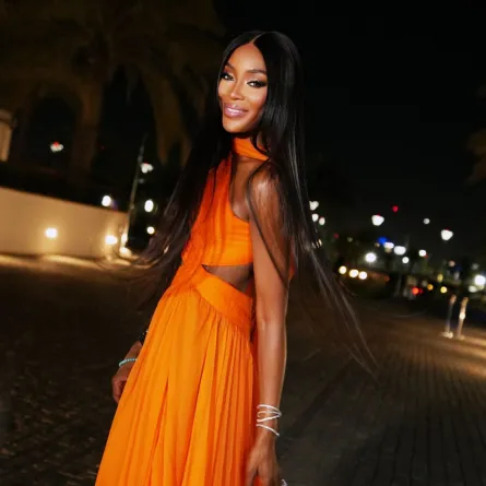 نعومي كامبل Naomi Campbell  ترتدي من تصميم علي كروي Ali Kraoui- الصورة من العلاقات العامة للمصمم 