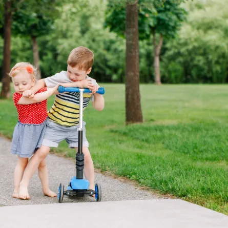 تعاملي بحكمة مع تعرض طفلك للضرب