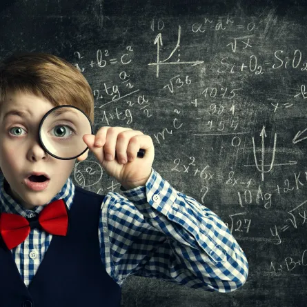 صورة تعبر عن طفل ذكي