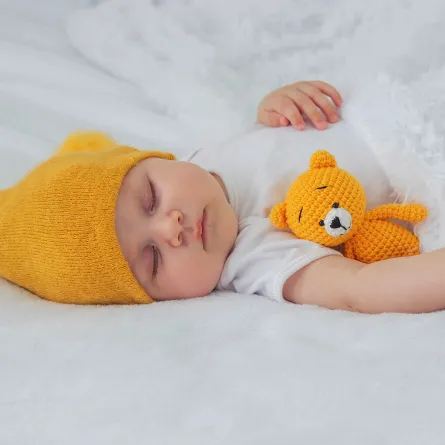 عادات تُساعد على ضبط ساعات نوم طفلك الرضيع