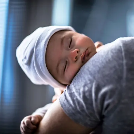 أسباب كثرة نوم الطفل حديث الولادة