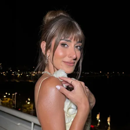 أمينة خليل بمجوهرات فاخرة من شوبارد Chopard- الصورة من حسابها الرسمي على إنستغرام