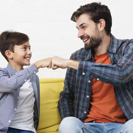 تفسير حلم الأب يتكلم معي في المنام- مصدر الصورة: Freepik