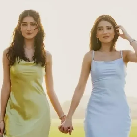 نارين بيوتي مع شقيقتها شيرين- الصورة من حساب نارين على إنستغرام