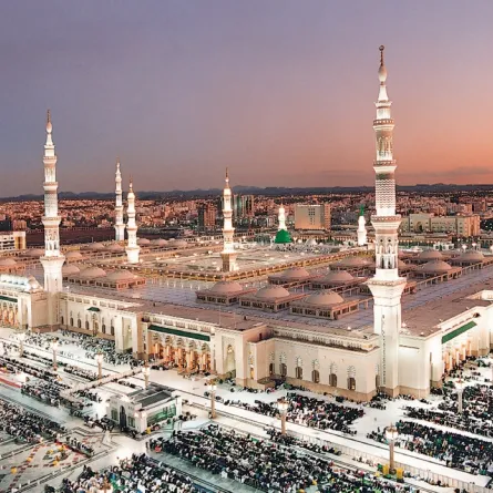 المسجد النبوي الشريف وقت المغيب