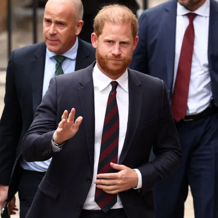 الأمير هاري في وسط لندن (Prince Harry in central London). مصدر الصورة: HENRY NICHOLLS / AFP