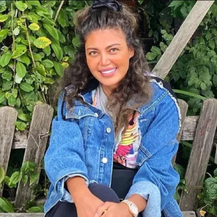 ريهام حجاج تؤدي فريضة الحج وتشارك متابعيها صورها من الأراضي المقدسة