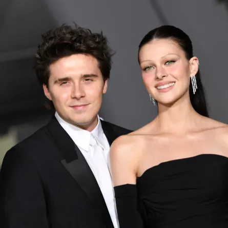 بروكلين بيكهام وزوجته نيكولا بيلتز بيكهام في متحف أكاديمية الصور المتحركة في لوس أنجلوس (Brooklyn Beckham and his wife Nicola Peltz Beckham at the Academy Museum of Motion Pictures in Los Angeles). مصدر الصورة: VALERIE MACON / AFP