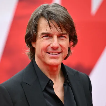 توم كروز في مركز لينكولن فاونتن بلازا في نيويورك (Tom Cruise at the Lincoln Center Fountain Plaza in New York). مصدر الصورة: ANGELA WEISS / AFP