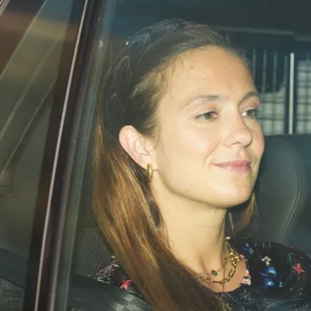 الليدي مارينا وندسور من غداء الكريسماس الذي أقامه الملك تشارلز الثالث في قصر باكنغهام، لندن ( Lady Marina Windsor at the Christmas lunch given by King Charles III at Buckingham Palace, London ). مصدر الصورة: Aaron Chown/PA Images via Getty Images