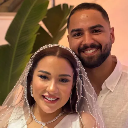 أسما شريف منير برفقة زوجها- الصورة من حسابها الخاص بإنستغرام