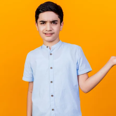 صورة تعبر عن طفل عنيد