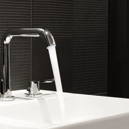 حوض الغسيل في الحمام 