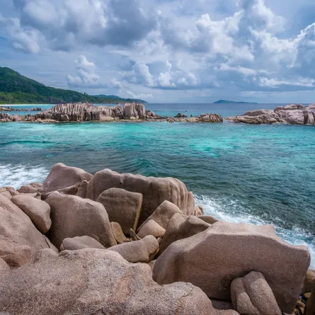 لا ديج جزيرة شهيرة في السيشل