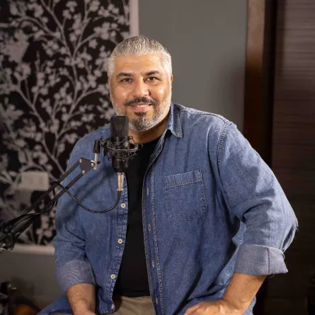 الناقد الموسيقي مصطفى حمدي -تصوير يحيى أحمد