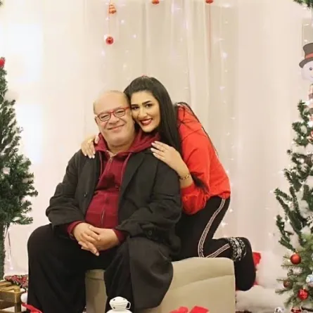 الإعلامية دينا مع والدها الفنان صلاح عبد الله - الصورة من حسابها على انستغرام