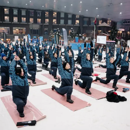 تنظيم يوغا الثلج (سنوجا) للسيدات. الصورة من مكتب دبي الإعلامي