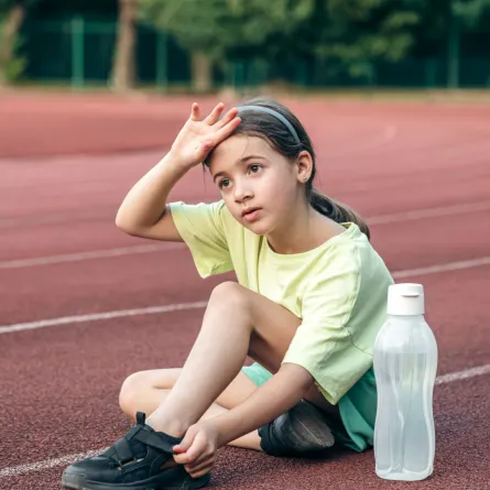 صورة طفلة تعاني الجفاف