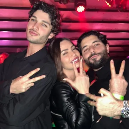 جيهان علامة متوسطة ولديها خالد ولؤي علامة- الصورة من حسابها على إنستغرام