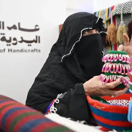 انطلاق فعاليات أسبوع التراث بمشاركة واسعة من الحرفيين والحرفيات بالمنطقة - الصورة من واس