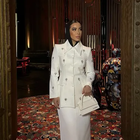 مدونة الموضة أماني فوزي - الصورة من حسابها على إنستغرام