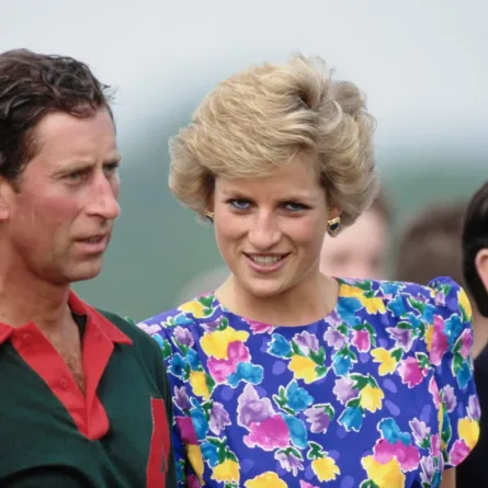 الأمير تشارلز والأميرة ديانا في حديقة وندسور الكبرى، وندسور، بيركشاير، إنجلترا (British Royal Charles and  Diana in Windsor Great Park, Windsor, Berkshire, England). مصدر الصورة: Tim Graham Photo Library via Getty Images