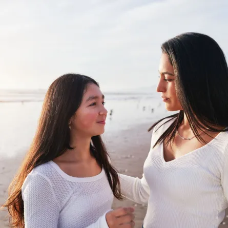 صورة أم وابنتها