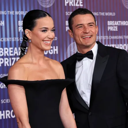 كاتي بيري وأورلاندو بلوم في متحف أكاديمية السينما في لوس أنجلوس، كاليفورنيا (Katy Perry and Orlando Bloom at the Academy Museum of Motion Pictures in Los Angeles, California). مصدر الصورة: Anna Webber/Variety via Getty Images