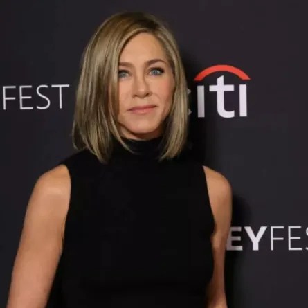 جينيفر أنيستون في PaleyFest LA 2024 في هوليوود، كاليفورنيا (Jennifer Aniston at PaleyFest LA 2024 in Hollywood, California). مصدر الصورة: Kevin Winter/Getty Images/AFP