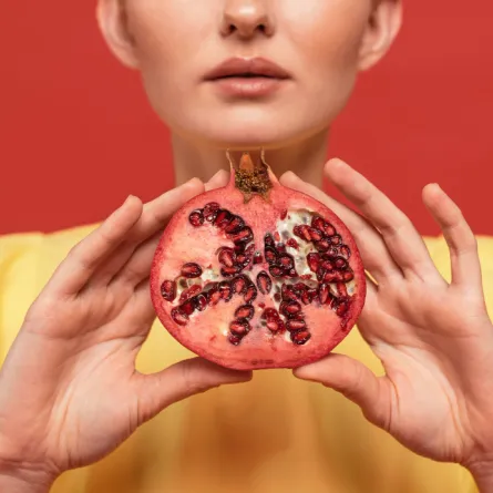 الرمان يحمل بعض الأضرار للنساء- المصدر freepik