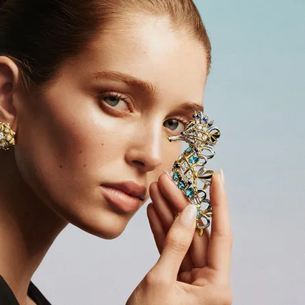 من تيفاني آند كو. Tiffany & Co