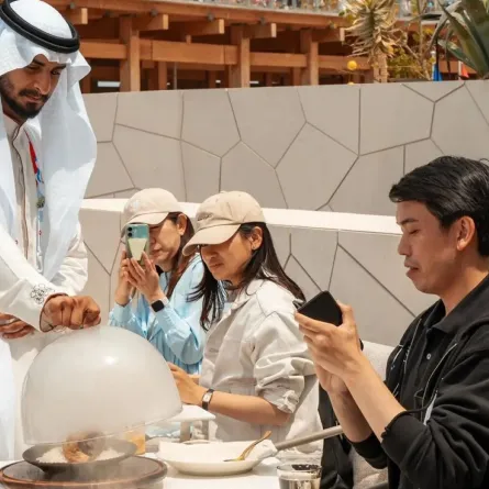 جناح المملكة في إكسبو 2025 أوساكا يقدم تجربة رائعة عن كرم الضيافة السعودية وثراء المطبخ السعودي