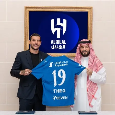  ثيو هيرناديز في صفوف الهلال رسميًا لـ3أعوام - الصورة من حساب نادي الهلال السعودي على منصة إكس