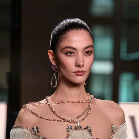 العلاقة بين شكل الحواجب وتطبيق المكياج