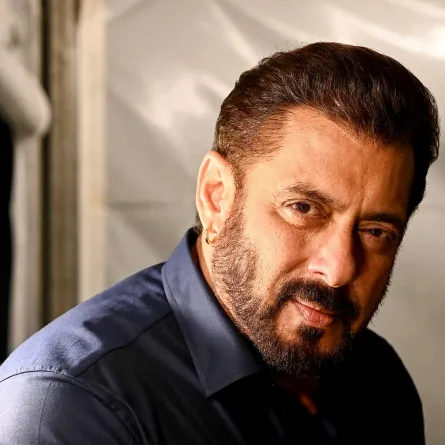 سلمان خان Salman Khan في مومباي - Salman Khan poses during the promotion of his upcoming Indian reality television show 'Bigg Boss' Season-18, in Mumbai on September 5, 2024. (Photo by SUJIT JAISWAL / AFP)