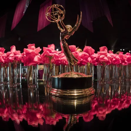 تمثال إيمي في لوس أنجلوس، كاليفورنيا (Emmy statue in Los Angeles, California). مصدر الصورة: Mark RALSTON / AFP