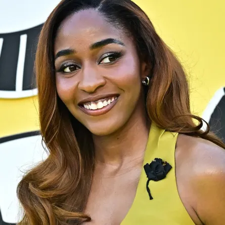 آيو إدبيري في العرض الأول من فيلم 