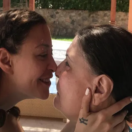 منة شلبي ووالدتها زيزي مصطفى - الصورة من حساب منة شلبي على انستغرام