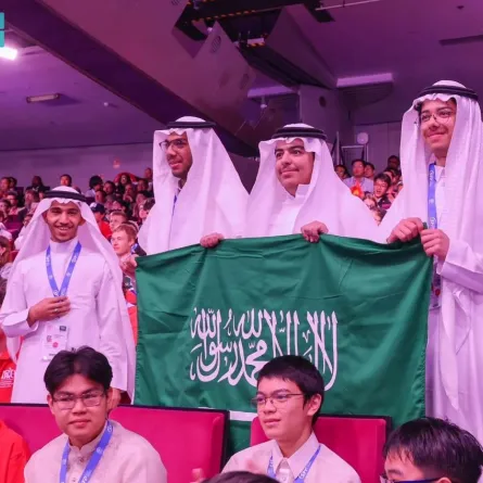 تأتي هذه المشاركة ضمن برنامج موهبة للأولمبيادات الدولية والمسابقات، الهادف إلى تمكين الكفاءات الوطنية الشابة