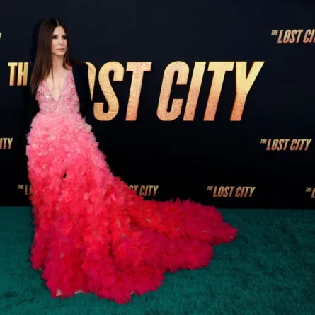 ساندرا بولوك في افتتاح فيلم Lost City (مصدر الصورة: Frazer Harrison/Getty Images/AFP)
