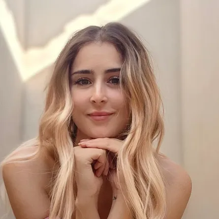 عائشة بن أحمد - الصورة من حسابها على إنستغرام