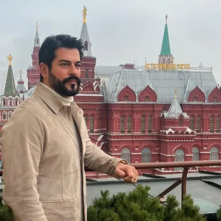 بوراك أوزجيفيت- الصورة من حسابه الرسمي على إنستغرام 