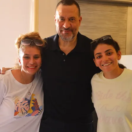 ماجدالمصري والمنتجان ندى ورنا السبكي - الصورة من الشركة المنتجة